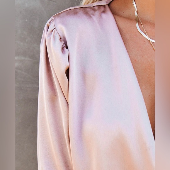 NWT Vici Ivette Satin Drape Bodysuit in Champagne Sz Medium - Picture 3 of 9